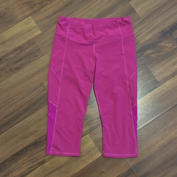 Athleta Dobby Action Crop Electric Fuchsia Pink Mesh Capri Cropped Legging Small - Picture 2 of 14